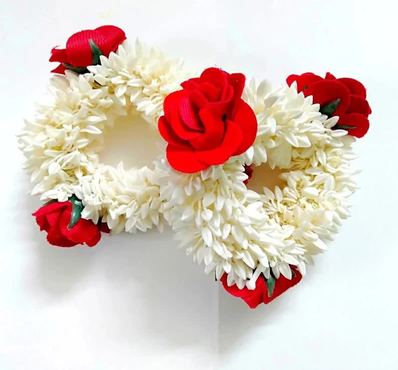 Hair & Hand Scented Gajras | Elastic Floral Gajra | Rose Style | Red, Yellow & Pink | Traditional Indian Accessory (Pack of 2pcs))