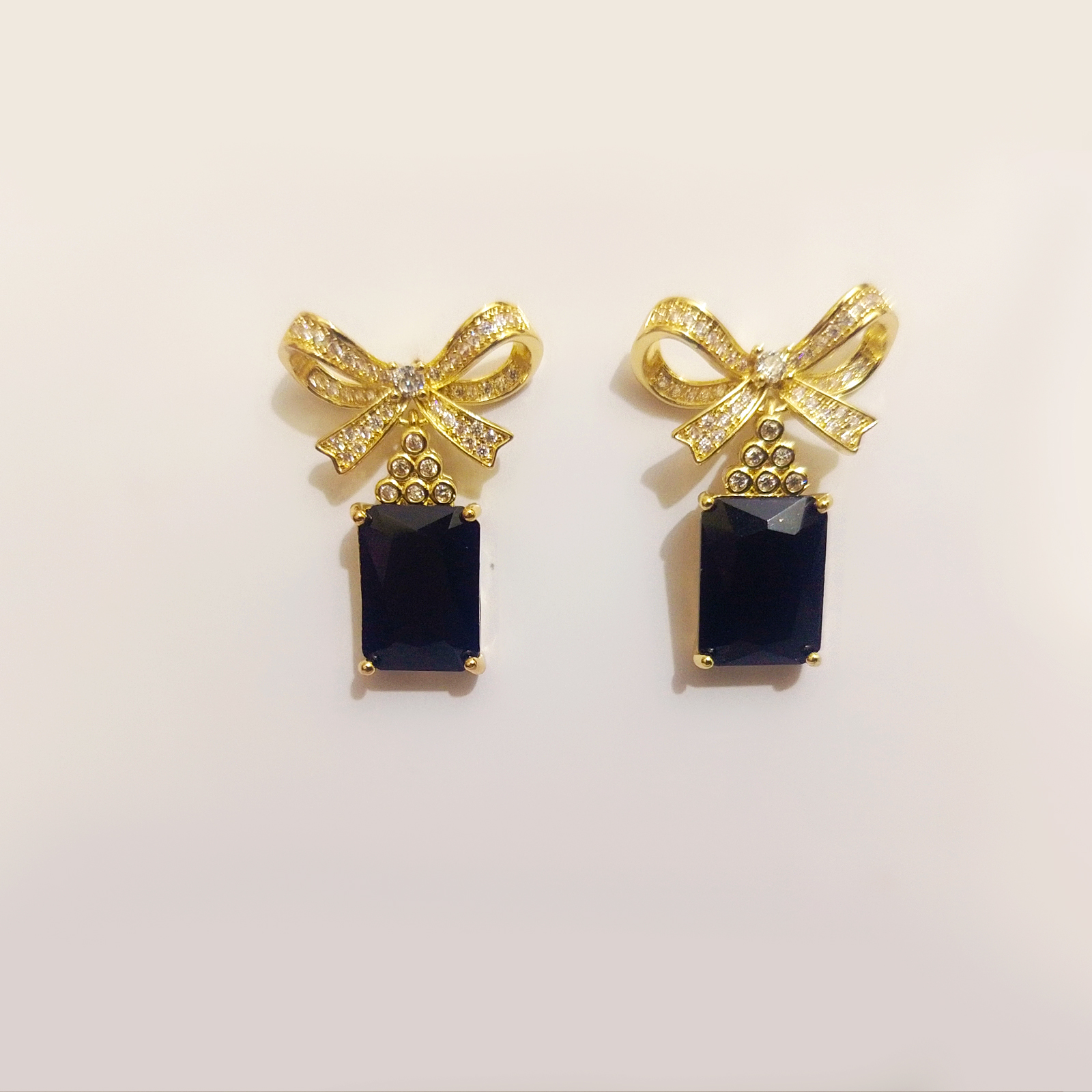 Sparkling Rhinestone Bow Earrings with Black Emerald-Cut Gemstone - Image 9