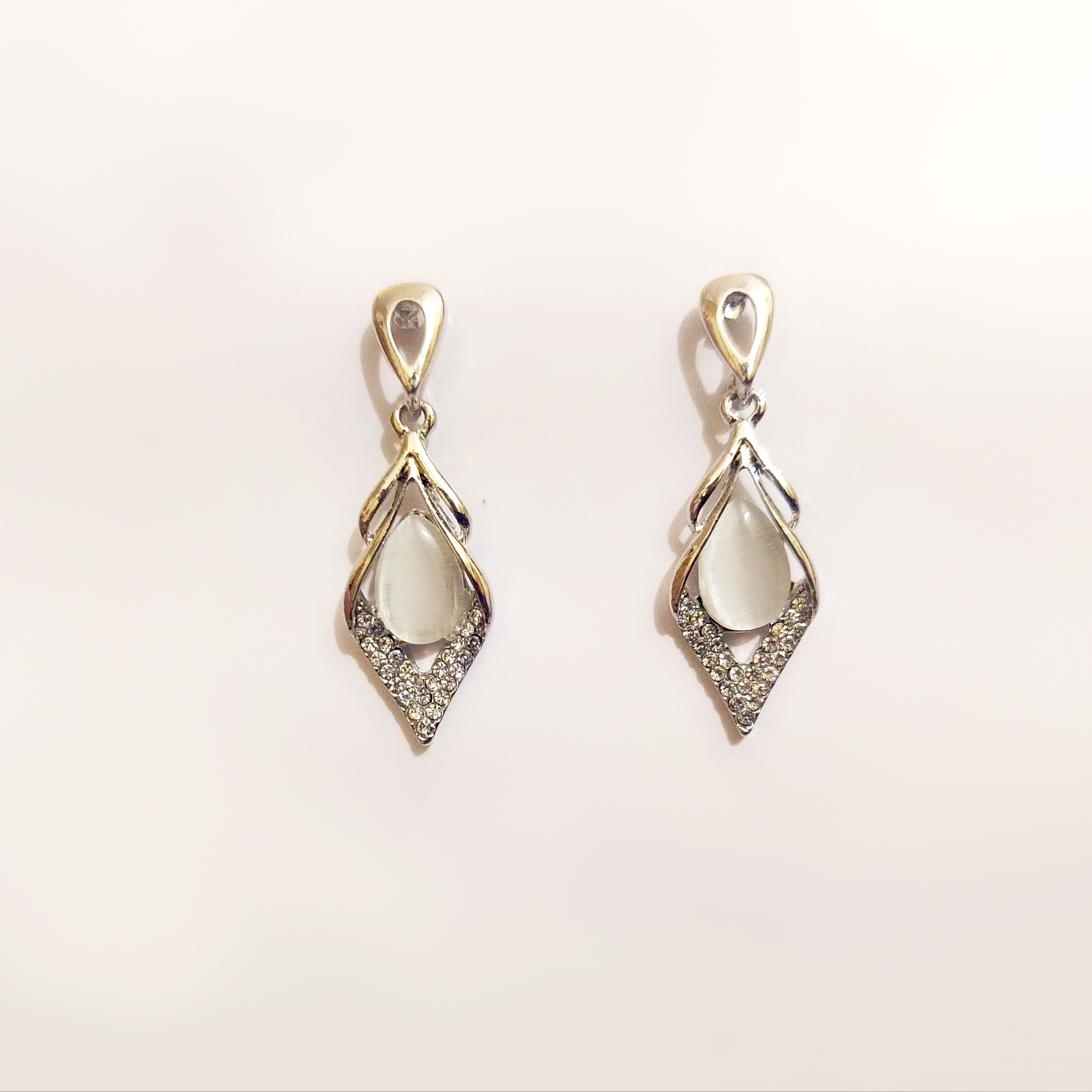 Luxury Silver-Tone Teardrop Pearl & Rhinestone Earrings - Image 6