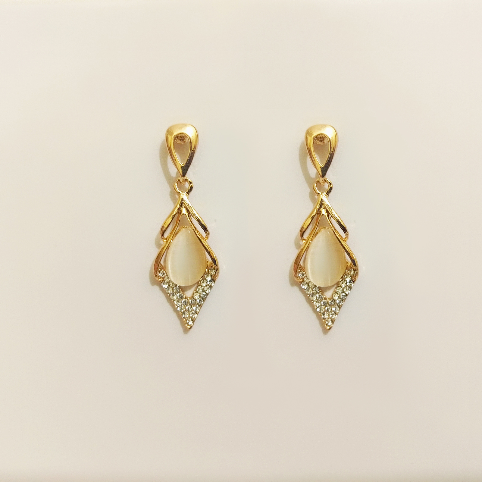 Luxury Silver-Tone Teardrop Pearl & Rhinestone Earrings - Image 8